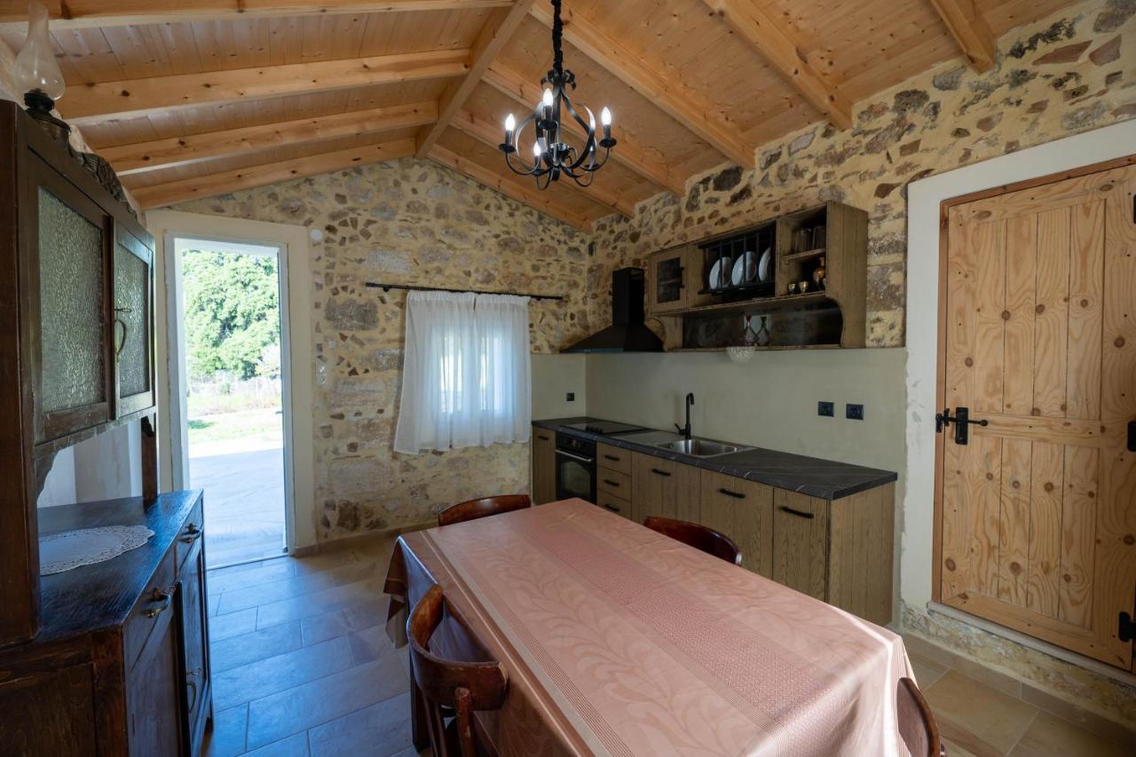 Artemis Traditional House Valerianos