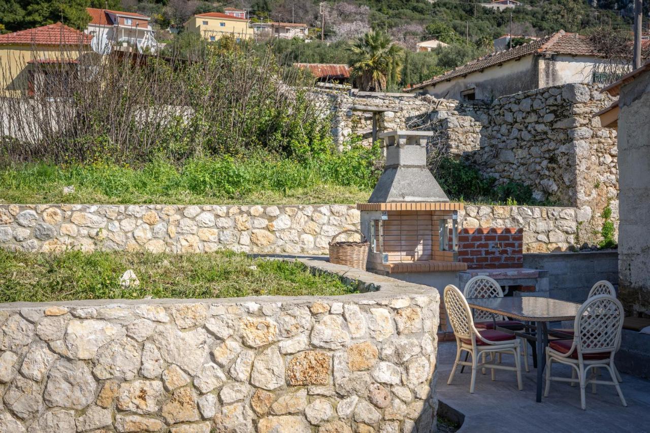 Artemis Traditional House Holiday home
