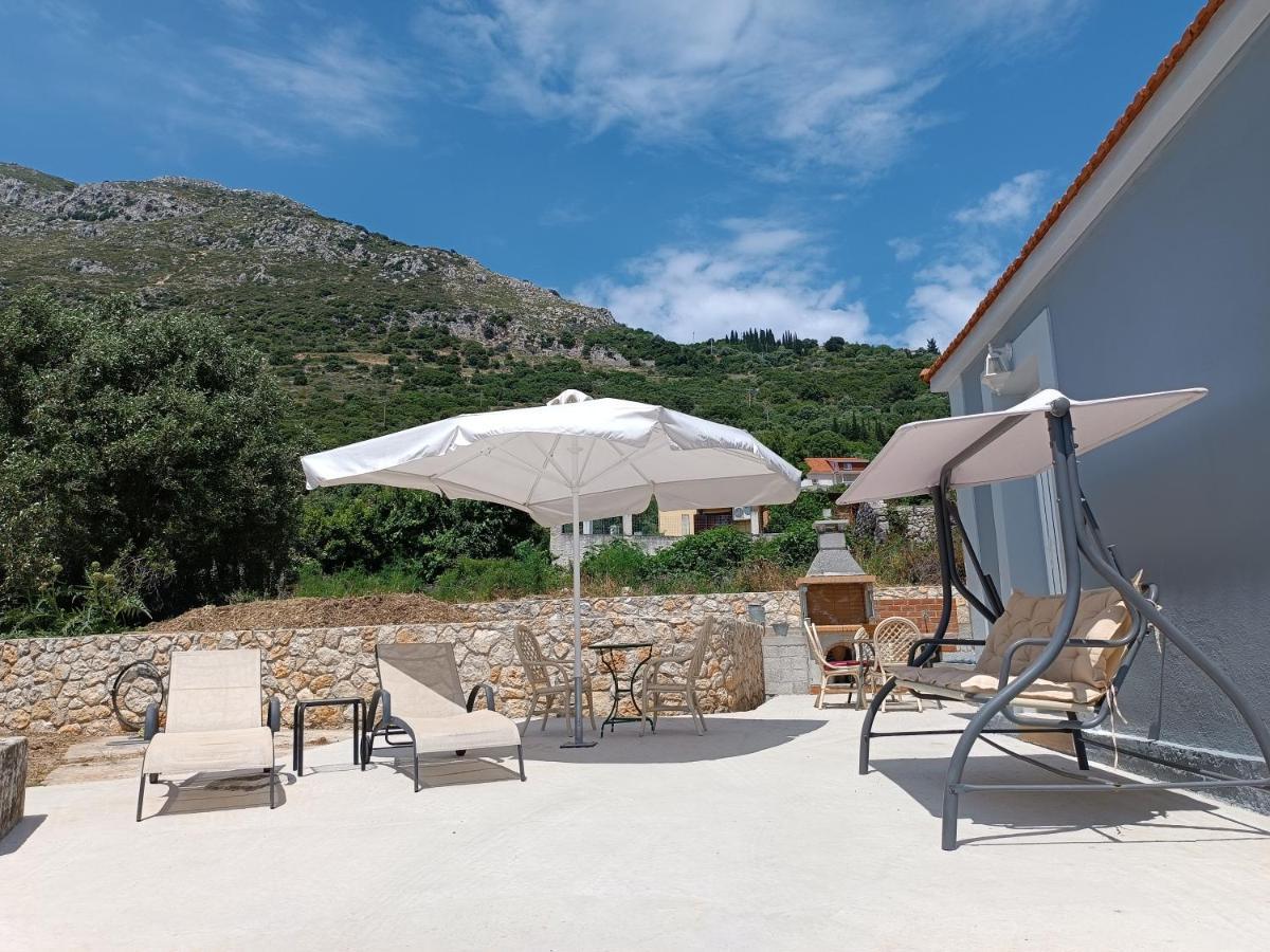 Artemis Traditional House Valerianos